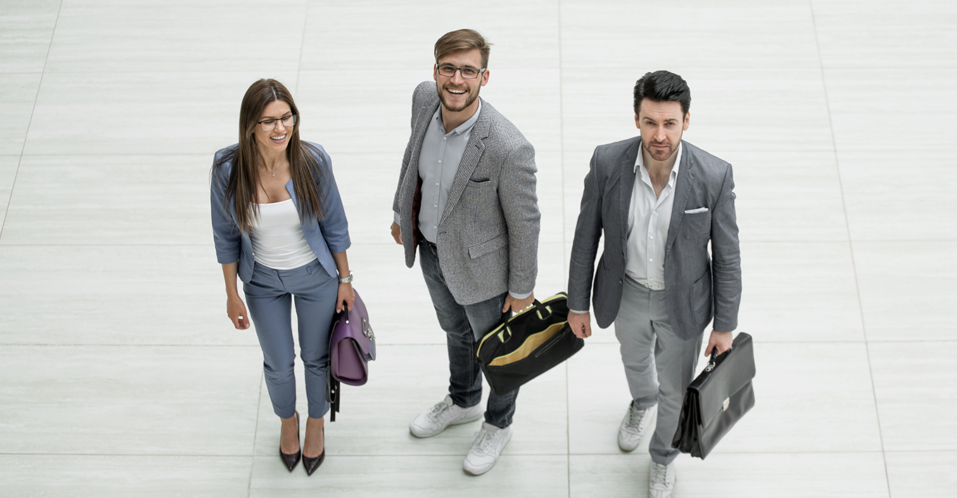 3人のビジネスパーソン