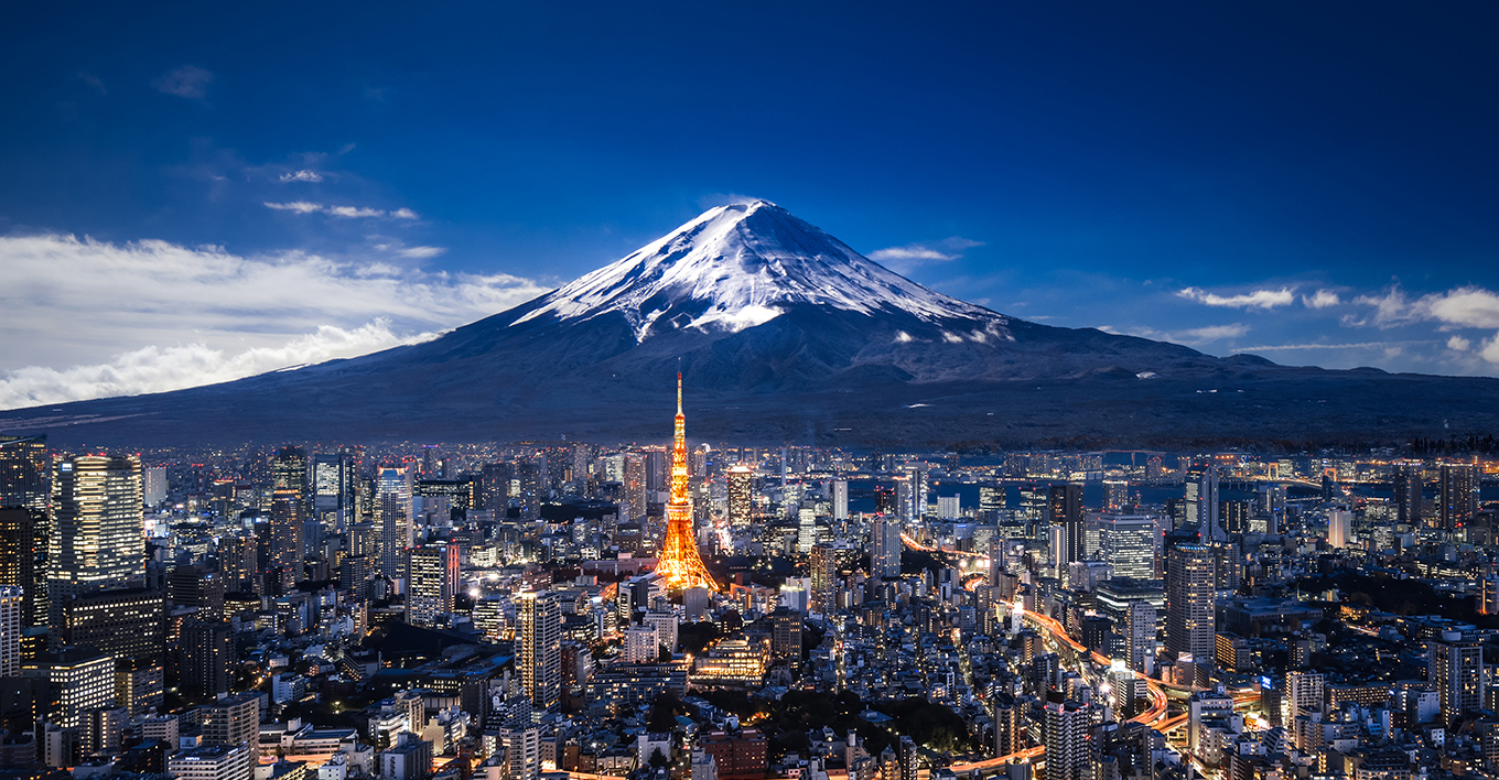 （イメージ）東京のオフィス街を見渡す。奥には富士山が堂々とそびえる