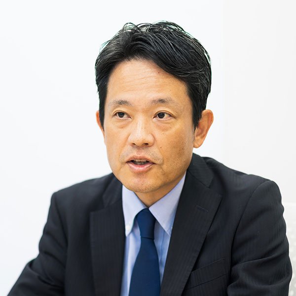 西山 聡彦 | Toshihiko Nishiyama<br>【ビジネスコンサルティング本部長】